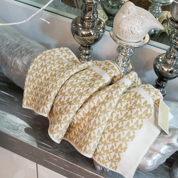 Michael Kors Metallic Scarf - Picture 3 of 4